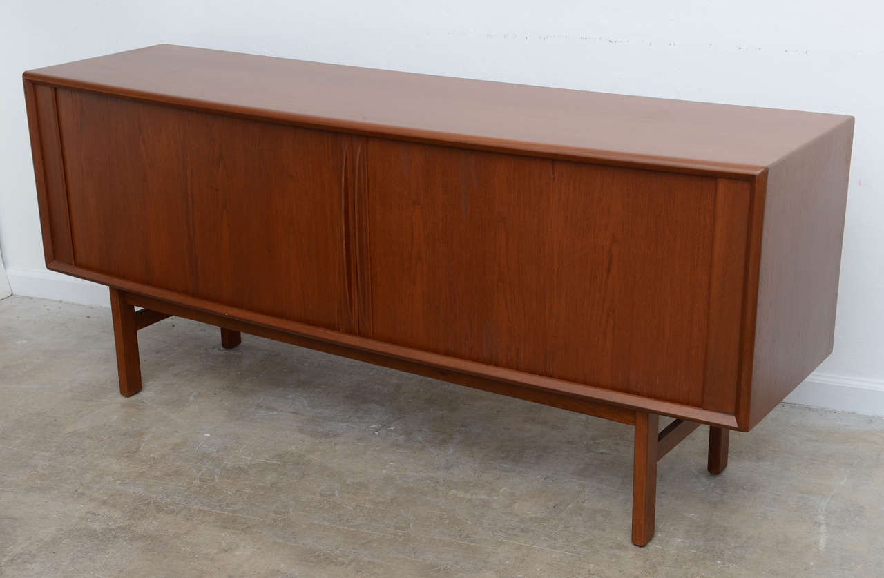 This Cool Midcentury Modern dates back  to the sixties  . It's in excellent refurbished condition , with no damage . It's ready to enhance any Interrior.