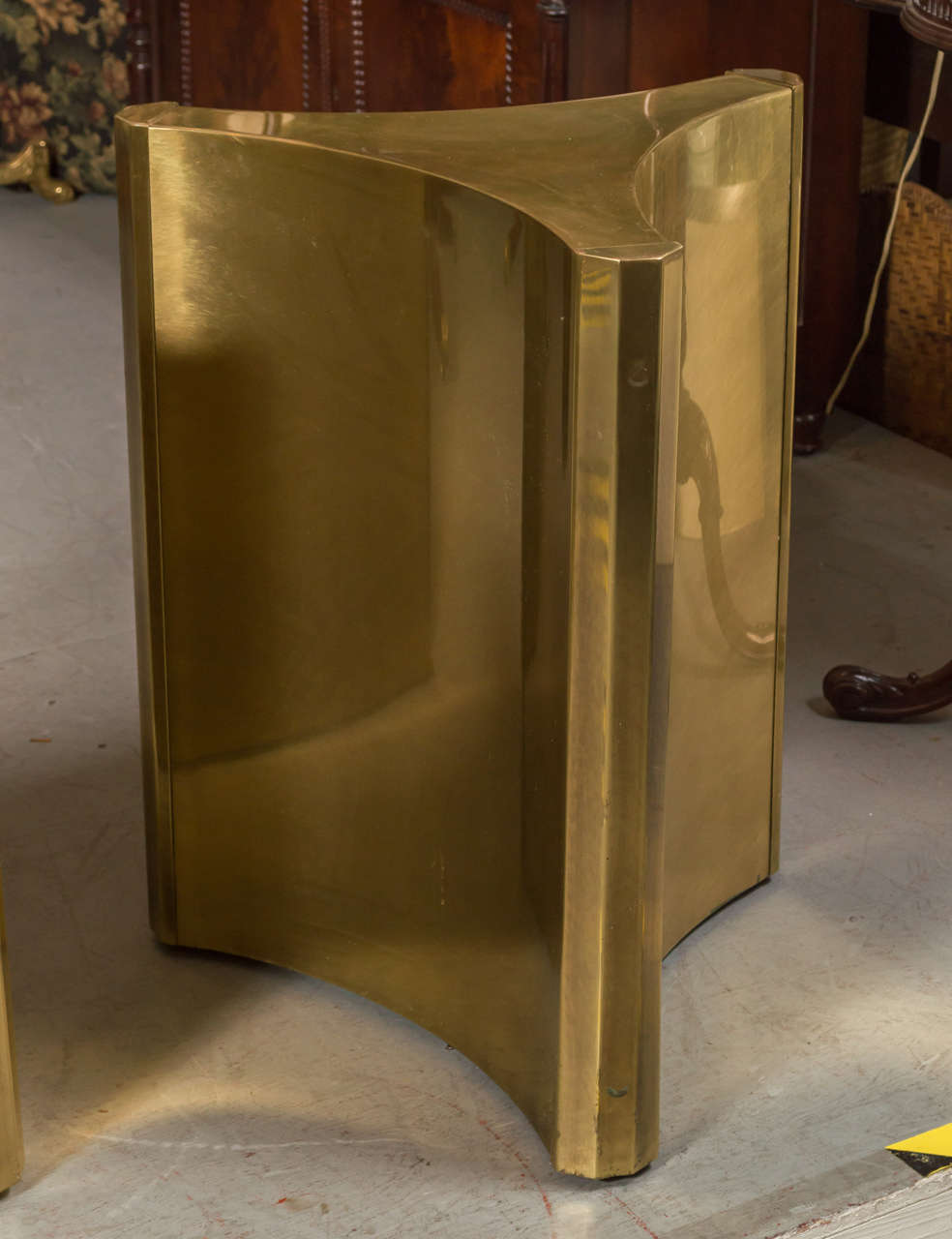 3 Mastercraft Brass Dining Table Pedestals ***Sale*** In Fair Condition In San Francisco, CA