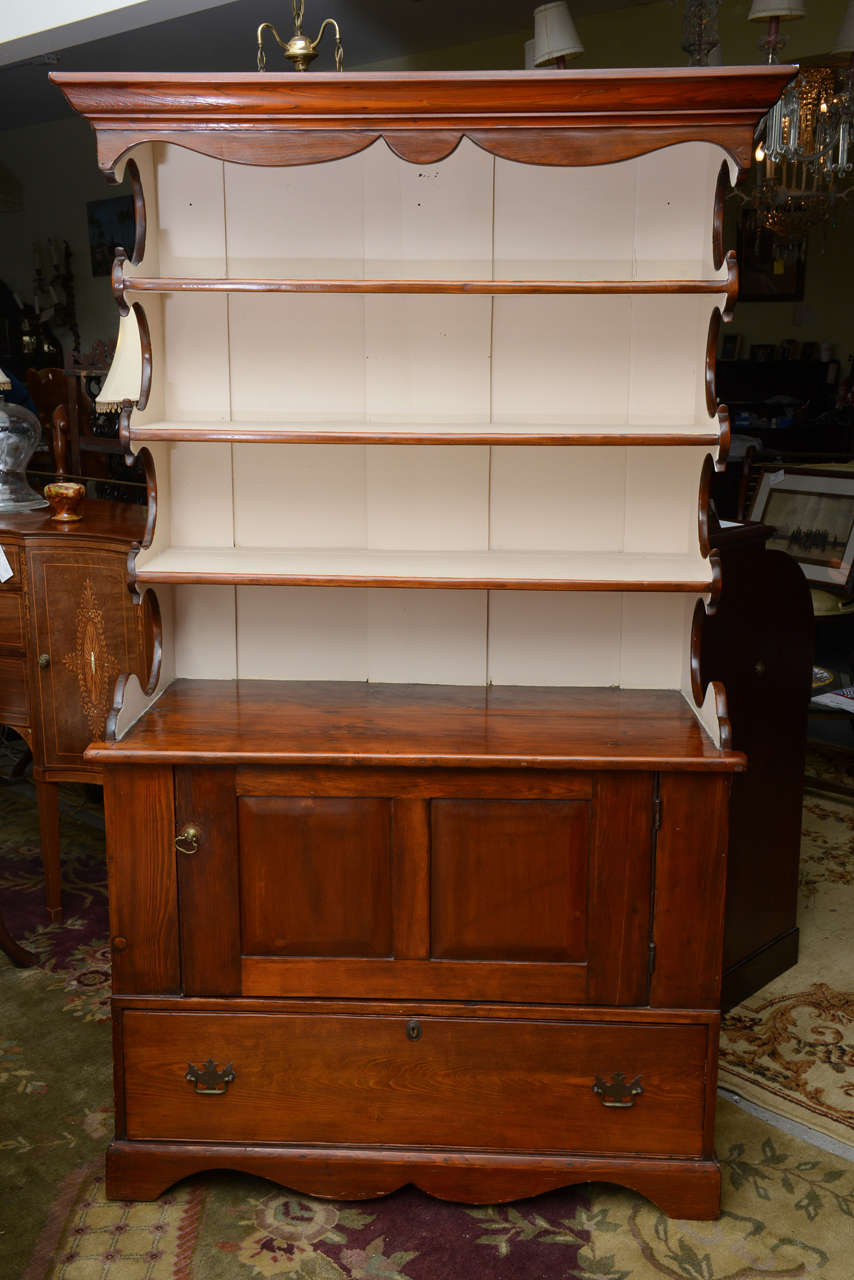 American Beautiful 19th Century Americain Pewter Cupboard