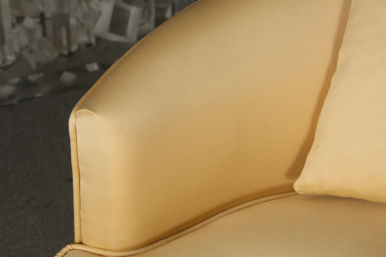 American Lovely Circular Tufted Settee by Milo Baughman