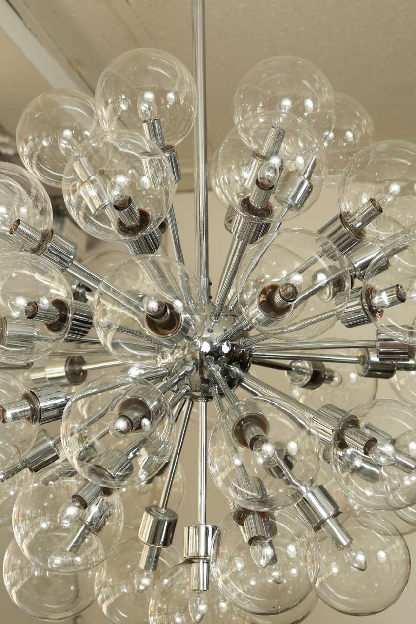 Pair of Spectacular Vintage 1960s Lightolier Sputniks with 45 Glass Globes In Excellent Condition In New York, NY