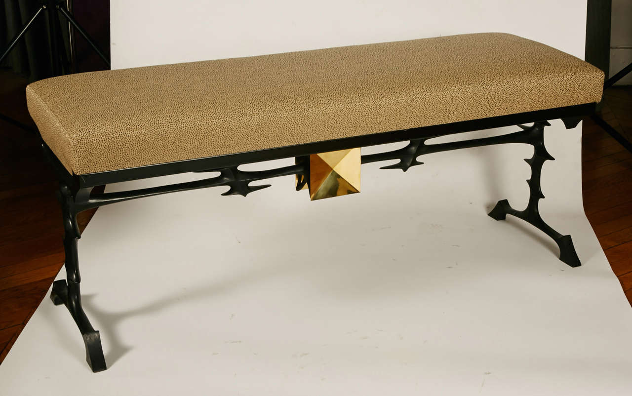 Prototype de banc en bronze d'une édition de huit exemplaires,
Conçue en 1975.
signé Peter Van Heeck