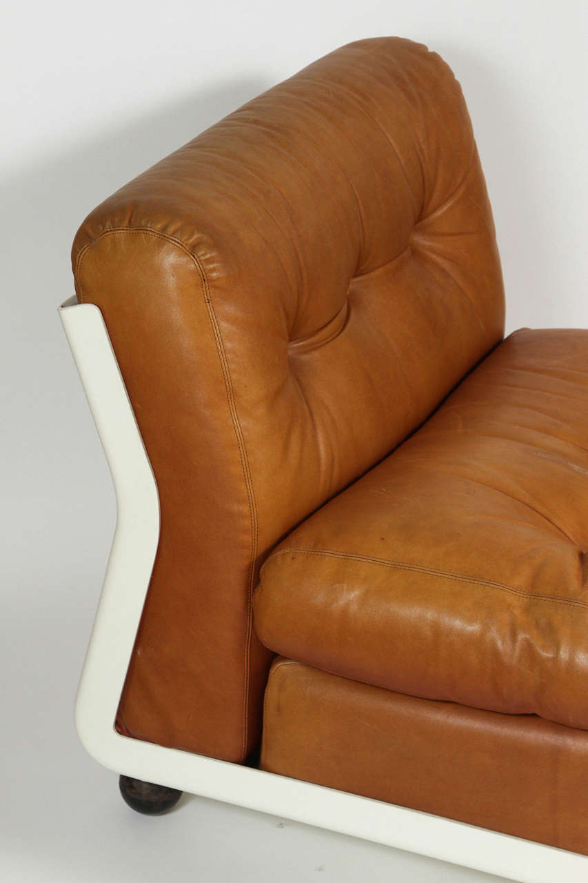 Italian Original Fiberglass and Leather Mario Bellini Amanta Chair for Atelier Int'l