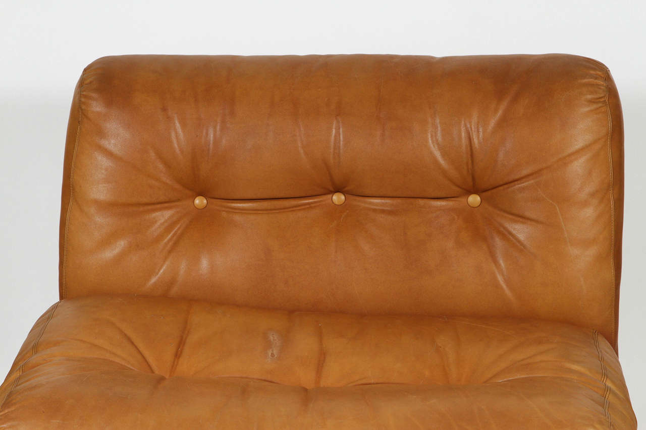 Late 20th Century Original Fiberglass and Leather Mario Bellini Amanta Chair for Atelier Int'l