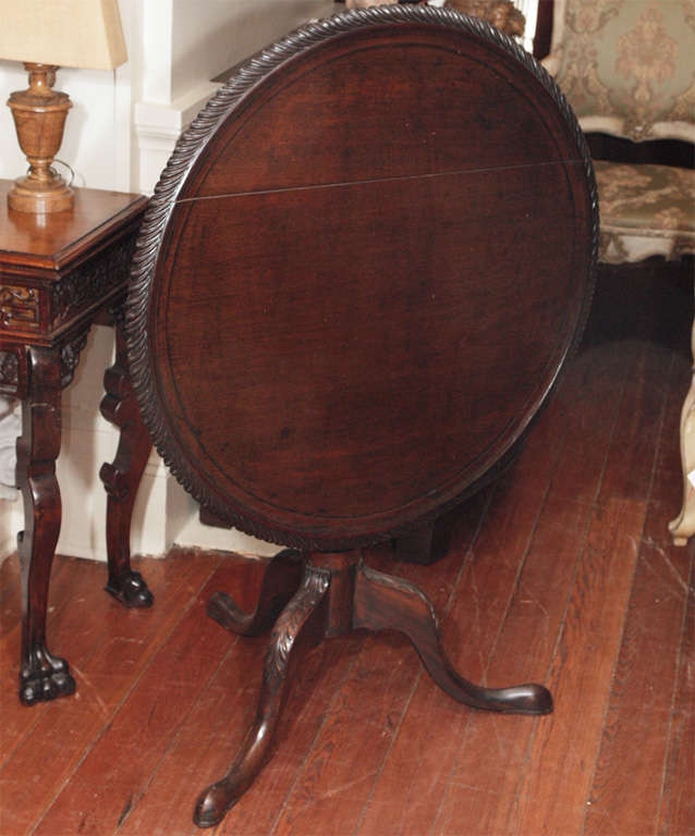 Tilt-top Table with Gadrooned Edge In Good Condition In New Orleans, LA