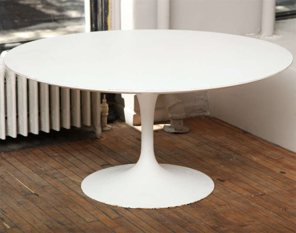 Saarinen Tulip Table