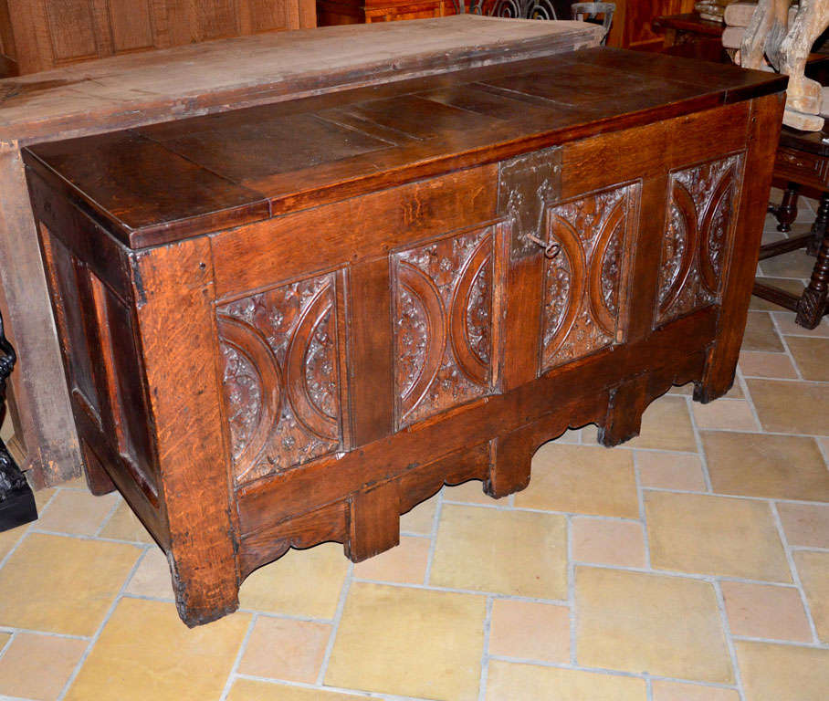 18th Century and Earlier Flemish Gothic chest For Sale