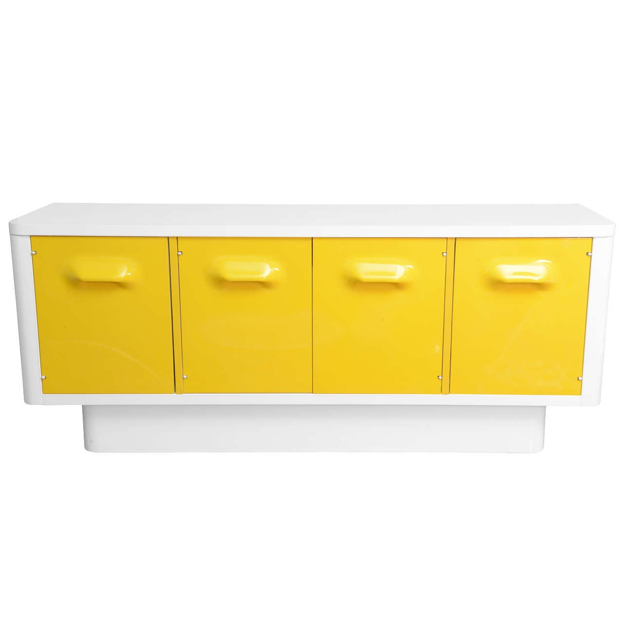 1970s Avant-Garde Dresser Design by Giovanni Maur