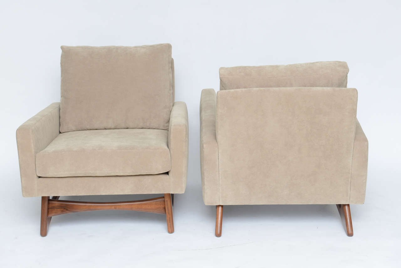 Pair of Adrian Pearsall Lounge Chairs In Excellent Condition In North Miami, FL
