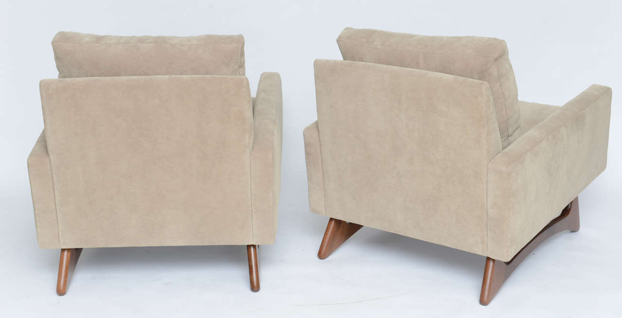 Walnut Pair of Adrian Pearsall Lounge Chairs