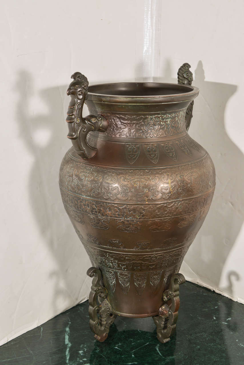 19th C Chinese Urn