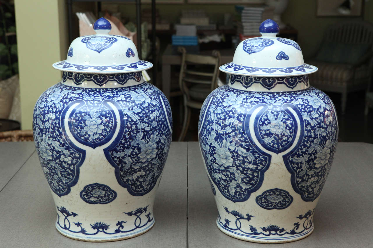 A Pair of Chinese Ginger Jars, 19th c. In Excellent Condition In Los Angeles, CA