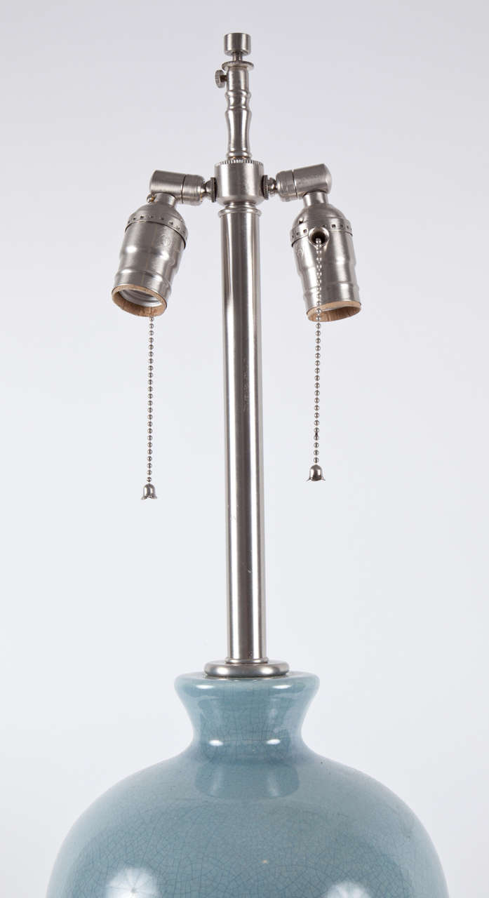 Moderne Lampe émaillée craquelée bleue et grise de Paul Hanson en vente