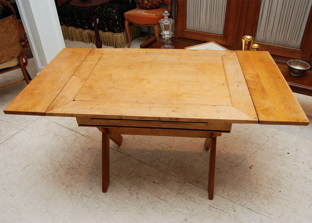 American  Trestle Table in Maple 4