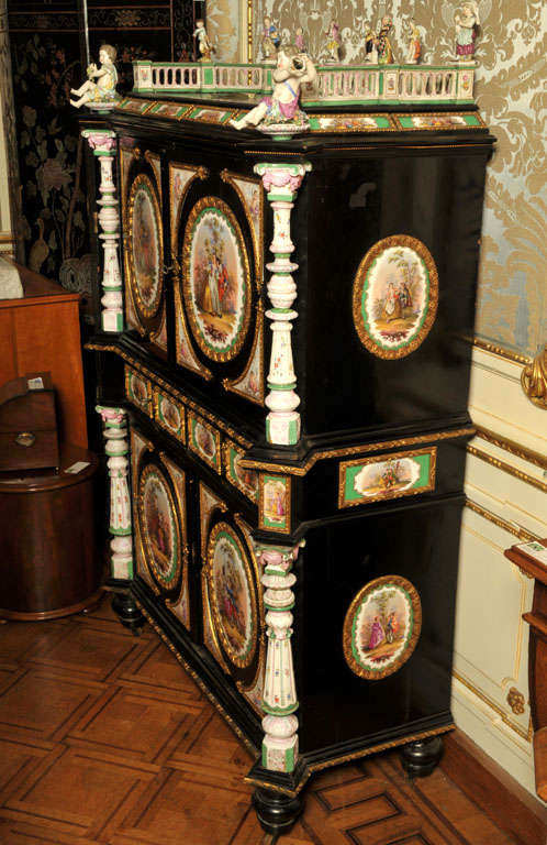 Cabinet with Meissen porcelain plaques For Sale 5
