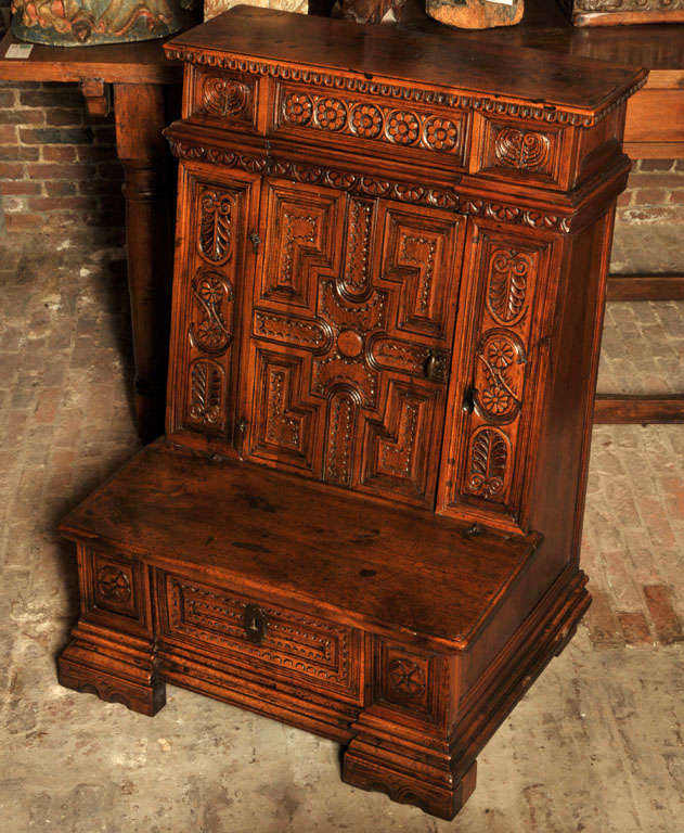 North Italian carved walnut Prie-Dieu