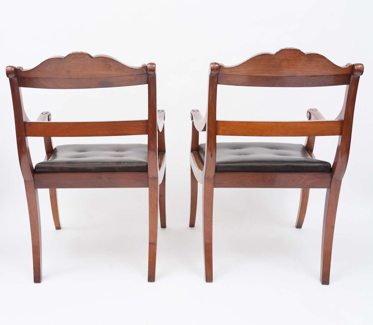 Early 19th Century Pair of Mahogany Open Armchairs For Sale at 1stDibs