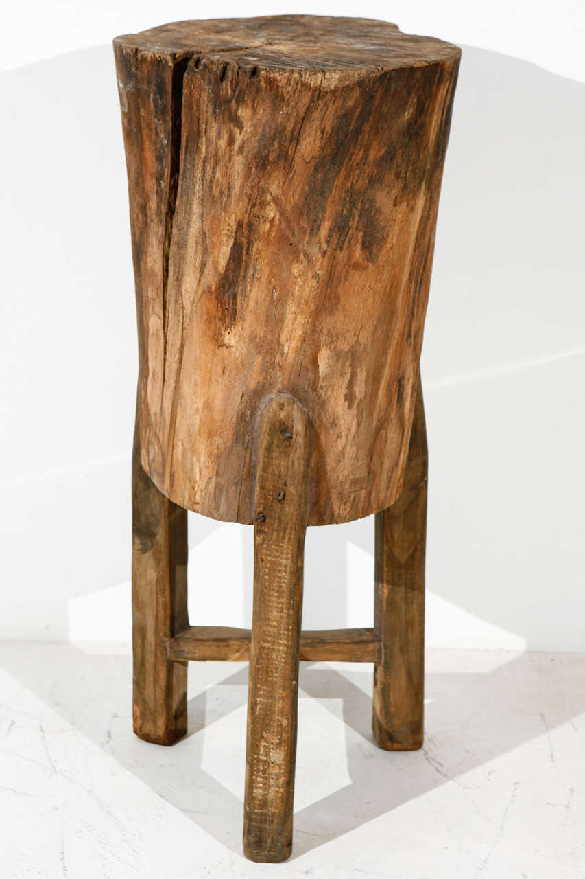 Tall Rustic Italian Tree Stump Pedestal Side Table In Good Condition In Los Angeles, CA