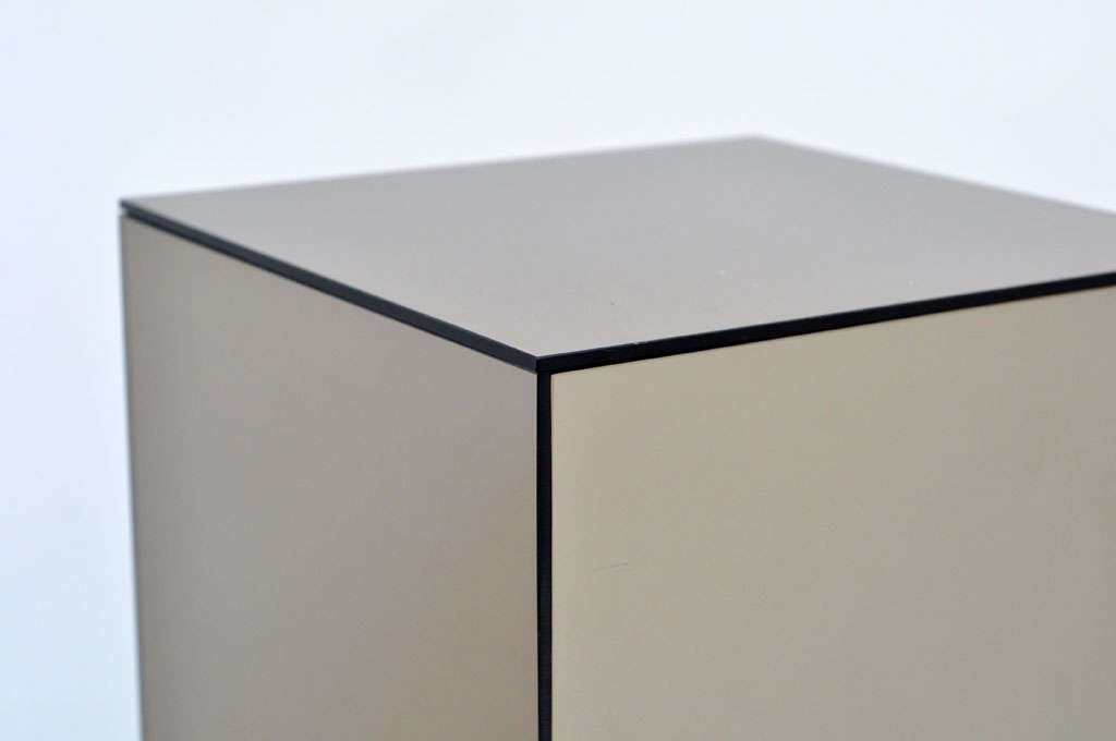 Mirrored Pedestal 1