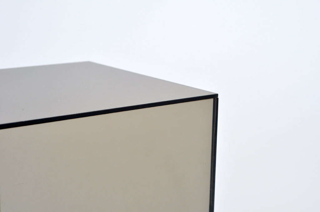 Mirrored Pedestal 2