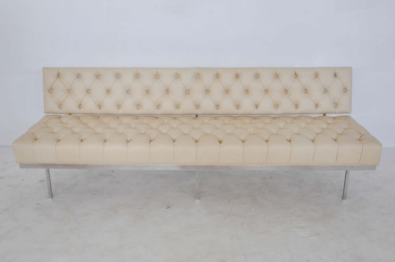 Florence Knoll Sofa aus Edelstahl mit getuftetem Leder