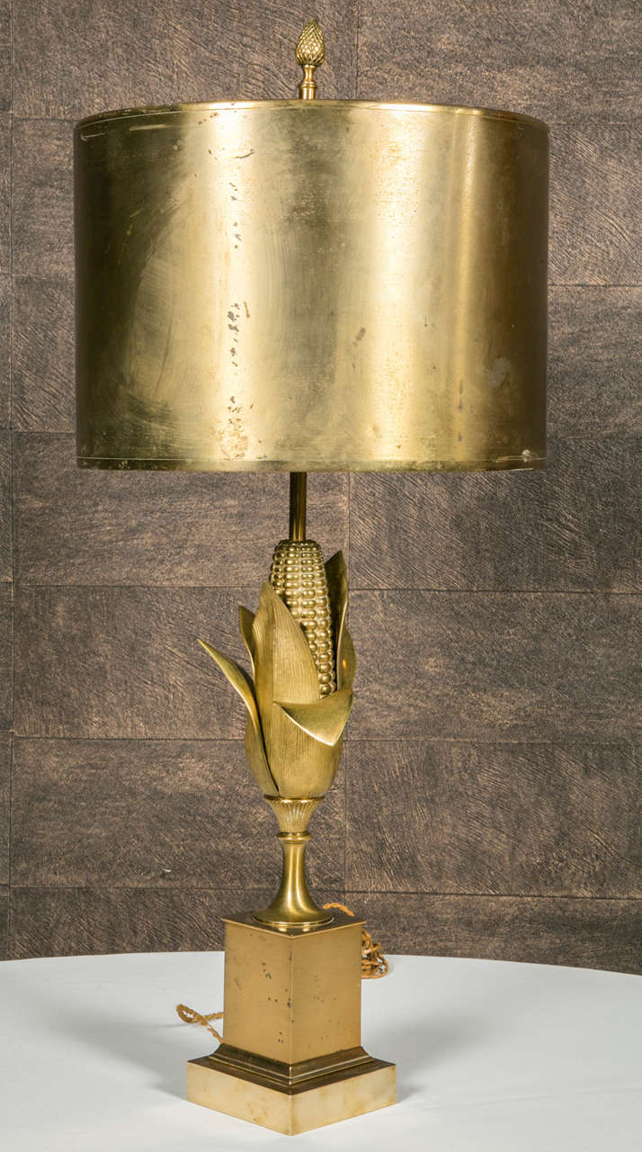 Elegant lamp in bronze 