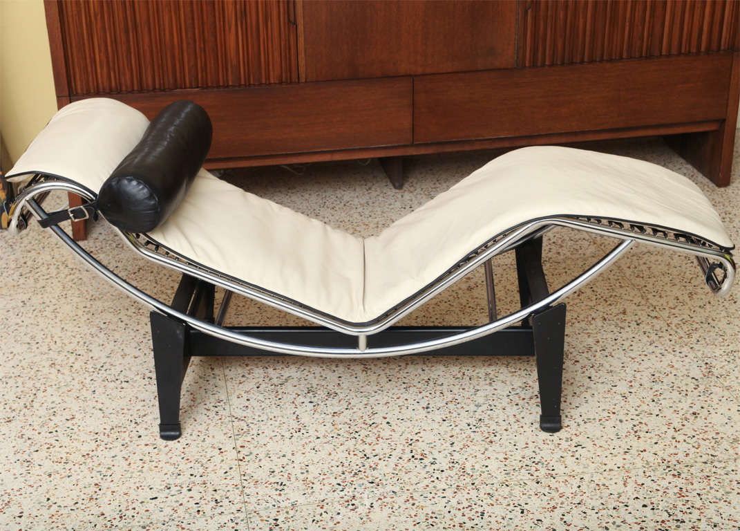 ..SOLD SEPTEMBER 2011...Iconic design from 1928 from Le Corbusier, Pierre Jeannerat and Charlotte Perriand, this 1960's Cassina edition lounge exemplifies early ergonomic design and continues to be timely and contemporary.    Cradle base and chrome