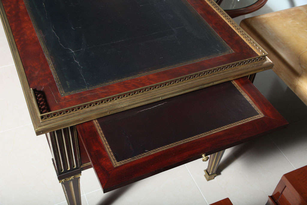 18th Century and Earlier Fine Directoire Mahogany and Brass Inlaid Desk For Sale