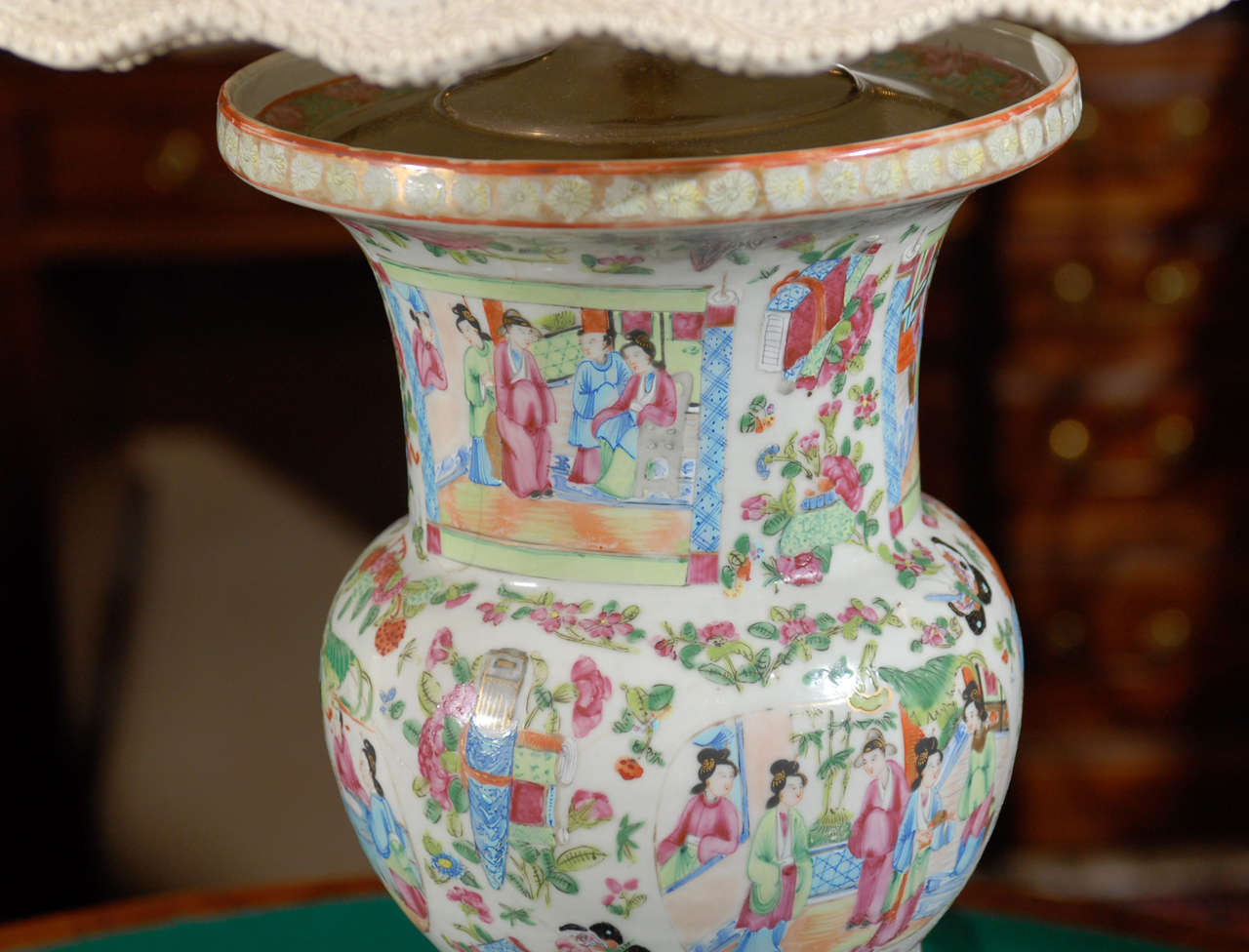 Antique Chinese Rose Mandarin Vase Lamp In Excellent Condition For Sale In Chamblee, GA