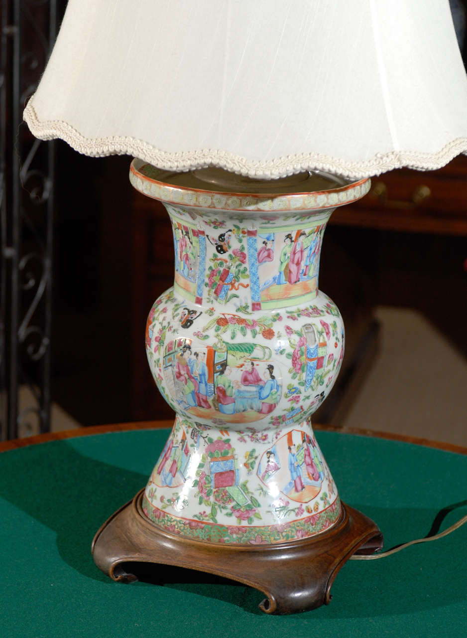 Antique Chinese Rose Mandarin Vase Lamp For Sale 1