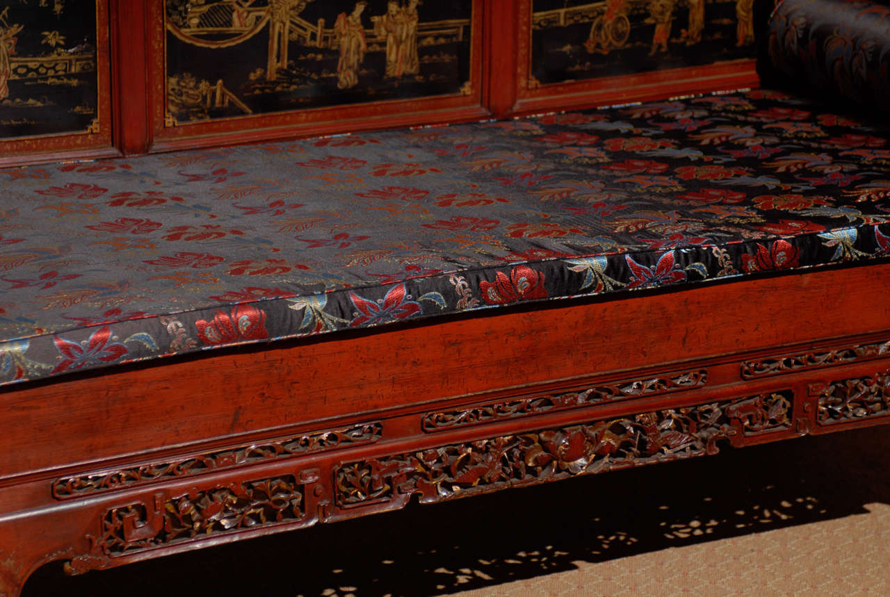 Carved 20th Century Chinese Daybed / Settee For Sale