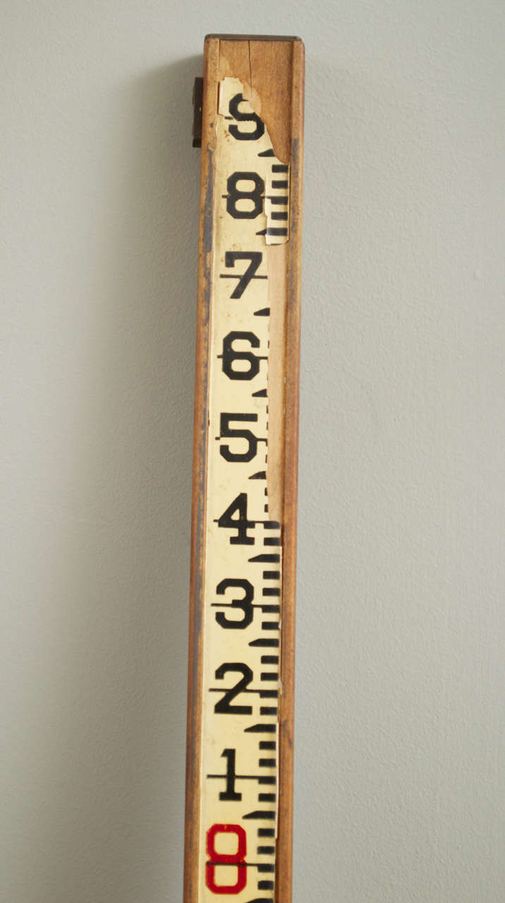 Lietz Extension Measuring Rod with Target Plate In Distressed Condition In San Francisco, CA