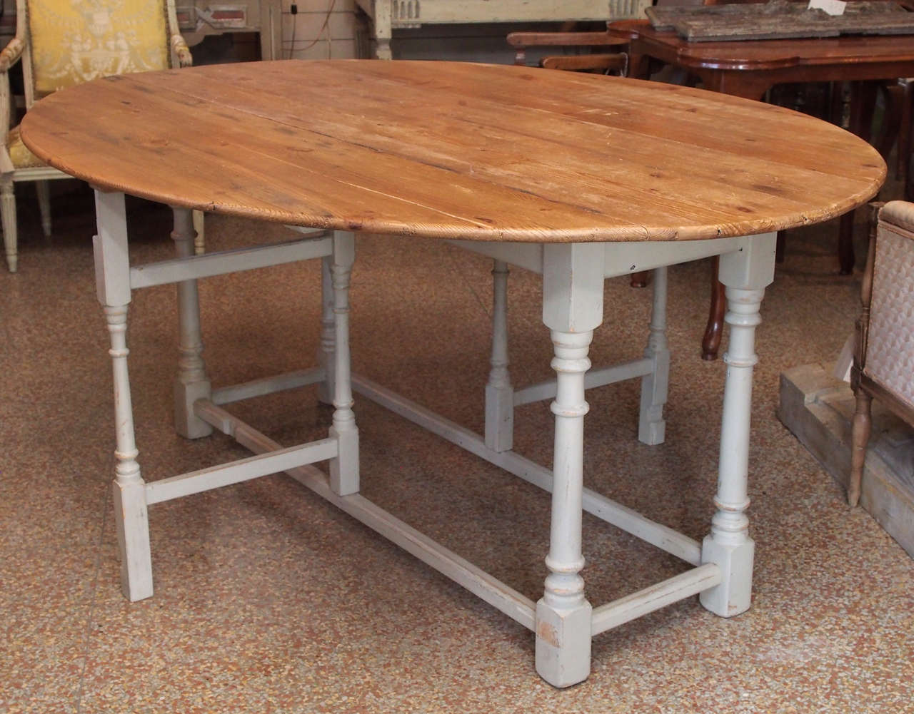 Rustic 19th Century Painted Drop Leaf Table For Sale