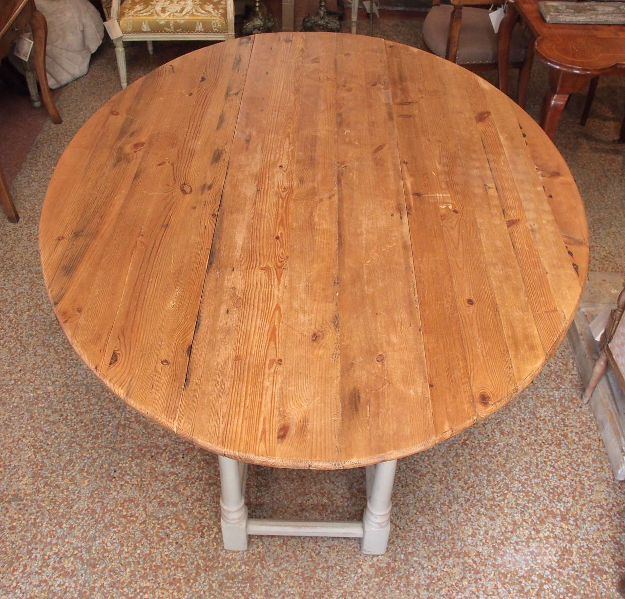 19th Century Painted Drop Leaf Table In Fair Condition For Sale In New Orleans, LA