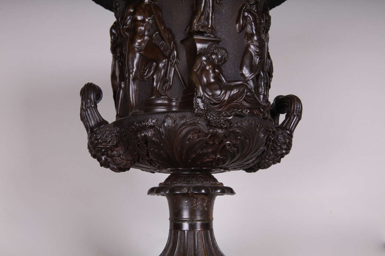 19th Century Italian Grand Tour bronze vase after the antique, by B. Boschetti In Excellent Condition For Sale In Roma, IT