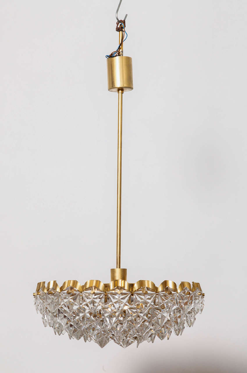 Sechseckiger Kronleuchter aus facettiertem Kristall und vergoldetem Messing von Kinkeldey, 1960er Jahre, Höhe 85/20 cm-Durchmesser 45 cm. Neuwertiger Zustand.