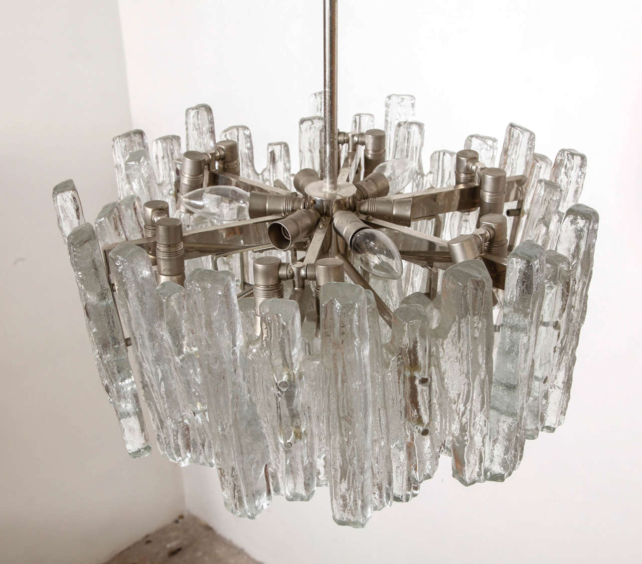 Extra Large Kalmar Ice Cubes Chandelier In Excellent Condition In Antwerp, BE