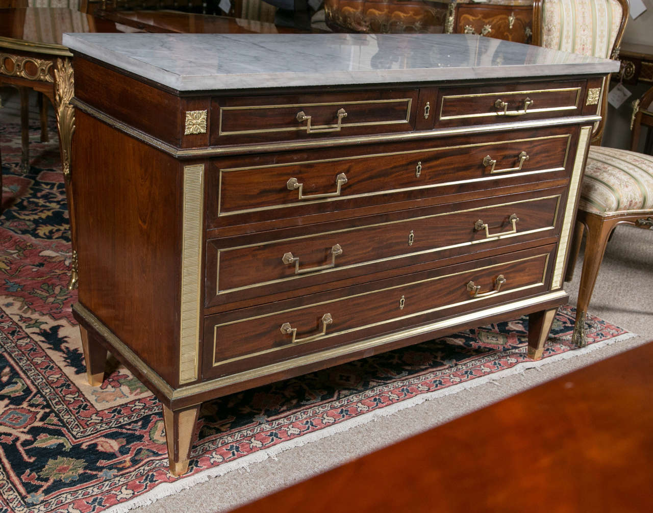 Russian Neoclassical Early 19th C Bronze-Mounted Marble-Top Commode Four Drawers In Good Condition In Stamford, CT