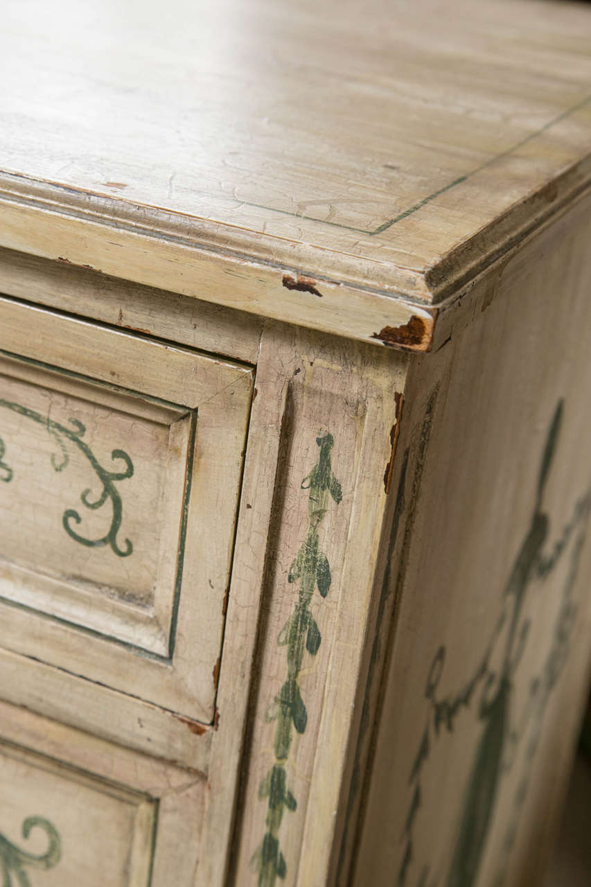 American Adams Style Masterful Paint-Decorated Commode / Chest / Dresser Stunning Details