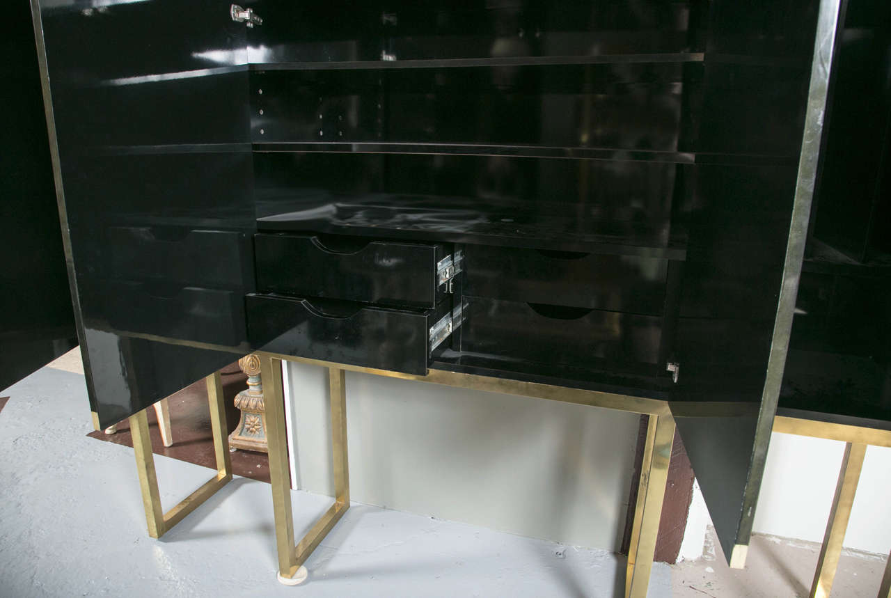 20th Century Mid-Century Style, Cabinet, Gold, Black, Lacquered Wood, Metal, USA, 1950s For Sale