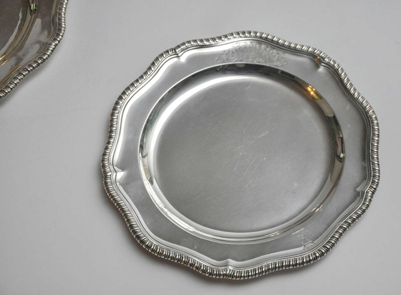Set of 12 contemporary crested service plates by Robert Caldwell,
Dublin, circa 1762.
Numbered variously from 15 to 46.
One plate made by unknown London maker, 
