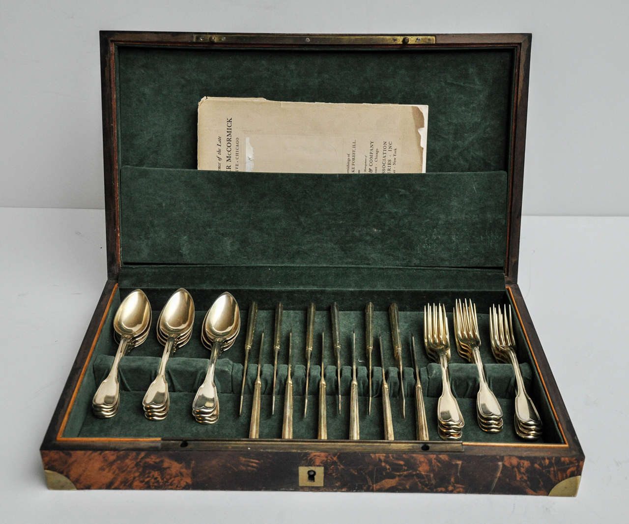 Each piece is engraved with the coat of arms and coronet of Their Imperial Highnesses, Pauline Bonaparte, Princess Francaise and her second husband, Camillo Borghese, Prince of Silmona and Rossano and Duke of Palombara.

Emperor Napoleon reputedly