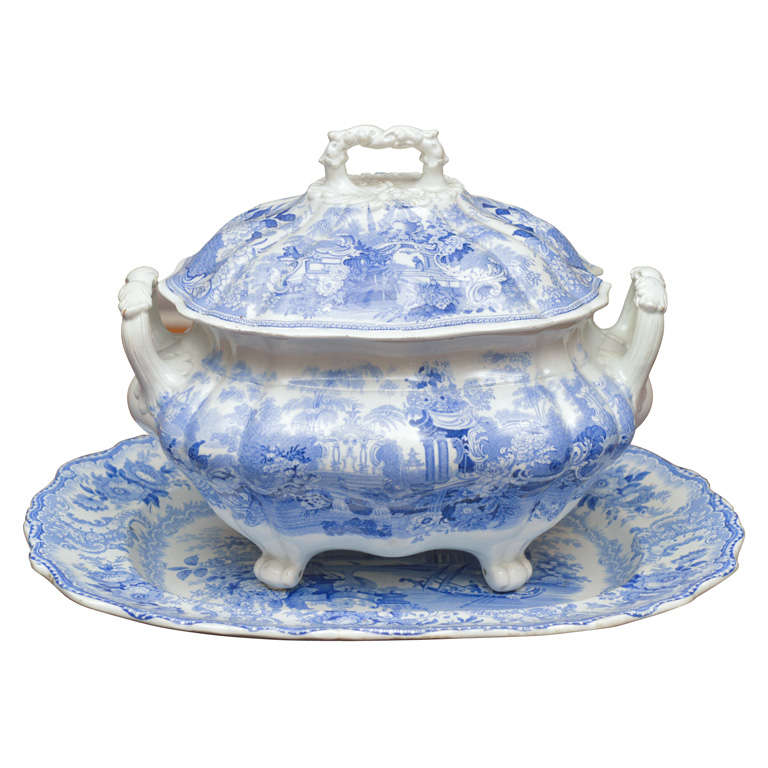 Early 19th Century Staffordshire Soup Tureen For Sale at 1stDibs