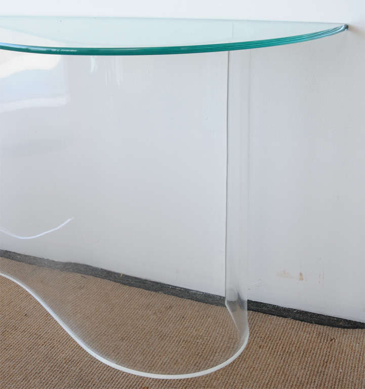 wavy console