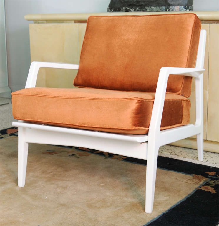 Mid-20th Century Pair of Mid-Century White Lacquered Bowed Arm Chairs