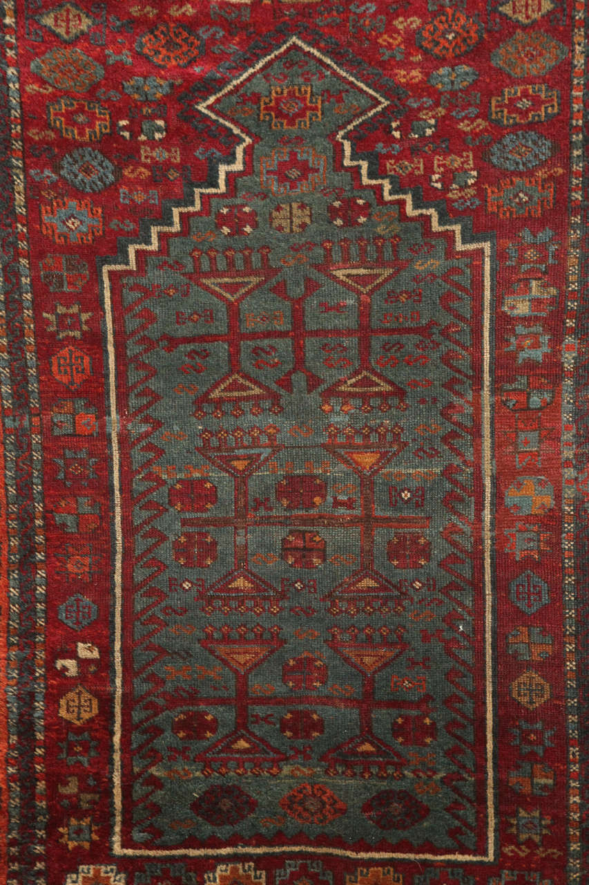Antique Turkish Yoruk Rug In Good Condition For Sale In Los Angeles, CA
