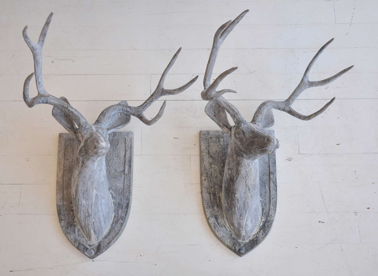 Set of 2 antique deer heads
Mount is 13