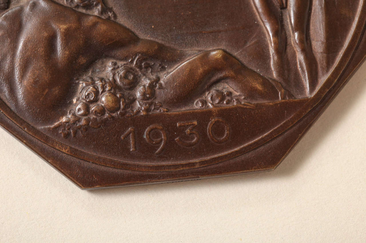 20th Century Belgian Art Deco Bronze Medal Commemorating the Exposition Internationale For Sale