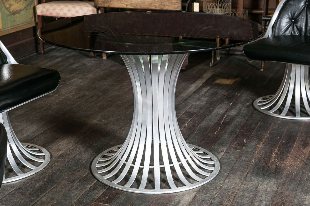 Metal Russell Woodard Round Table and Four Chairs For Sale