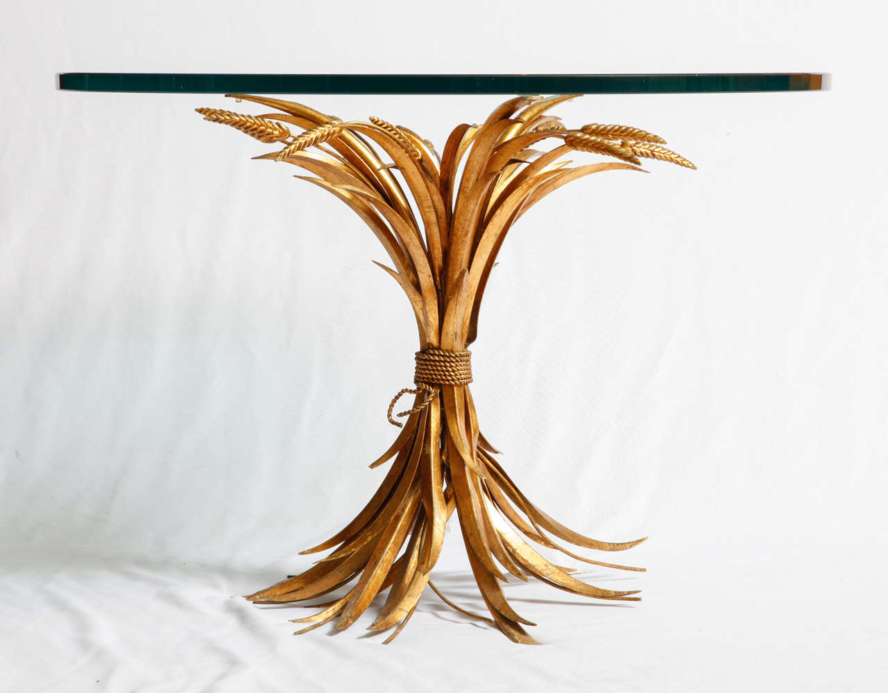 This is the well know wheat side table from Coco Chanel.